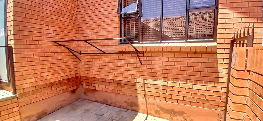 1 Bedroom Property for Sale in Langenhovenpark Free State